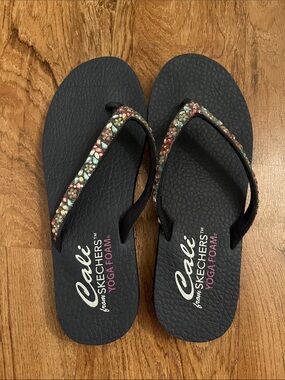 Sketchers Yoga Foam Sandals